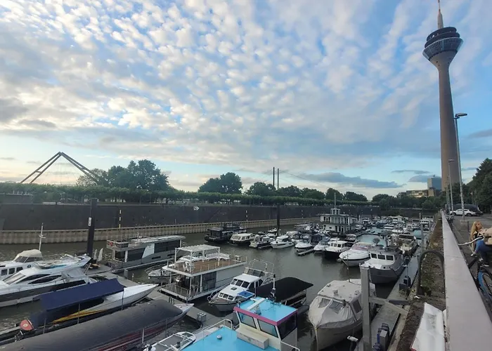 شقة In Modern Center Of دوسلدورف