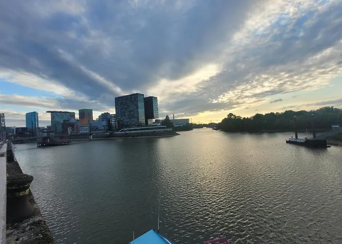 In Modern Center Of Дюссельдорф