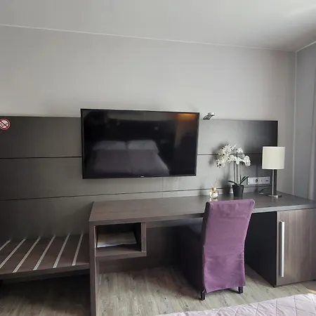 In Modern Center Of Apartment *